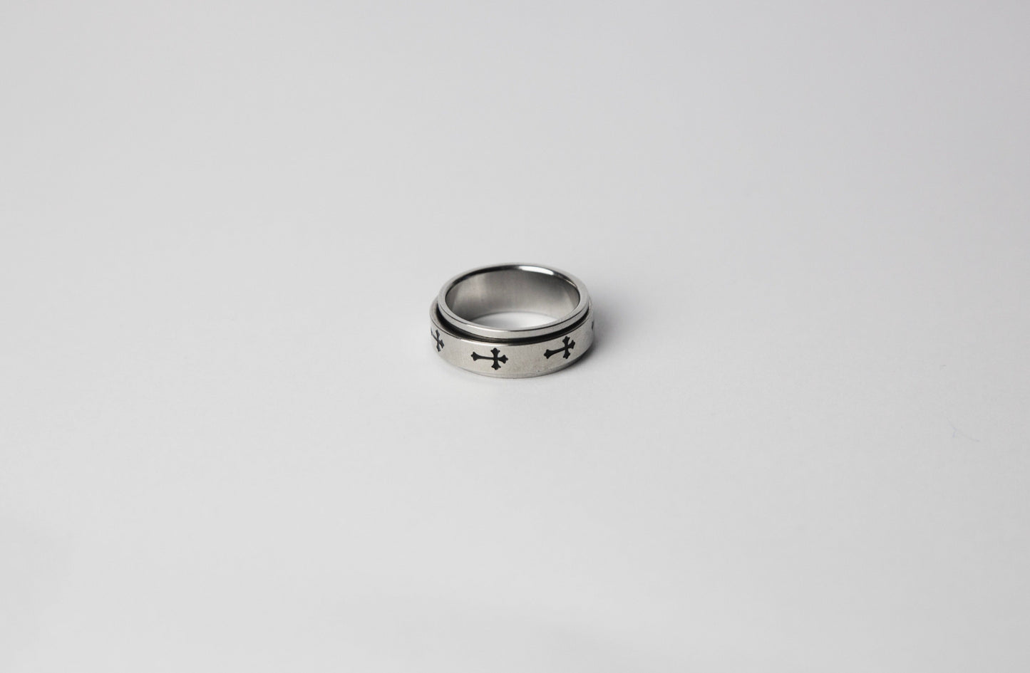 Unisex Y2K ring in mechanical variation